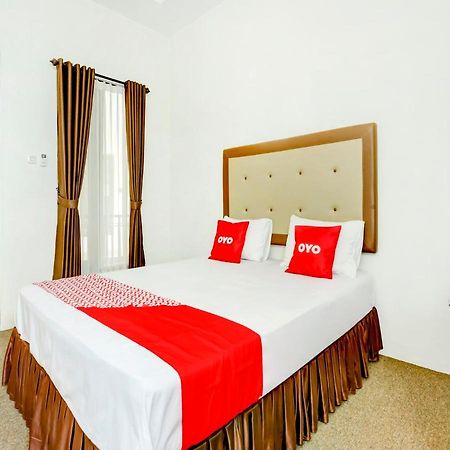 Oyo 3884 Dixie Syariah Guest House Samarinda Kültér fotó