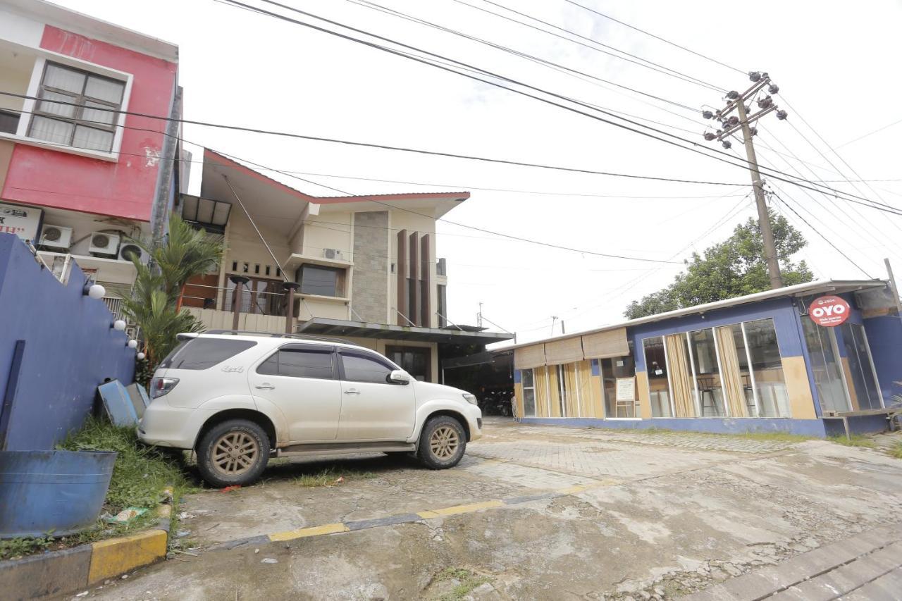 Oyo 3884 Dixie Syariah Guest House Samarinda Kültér fotó