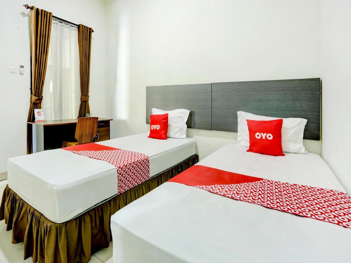 Oyo 3884 Dixie Syariah Guest House Samarinda Kültér fotó